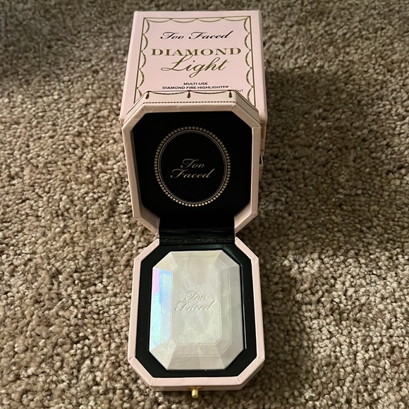 Too faced - Picture 3 of 3